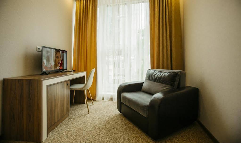 City Hotel Batumi Exterior foto